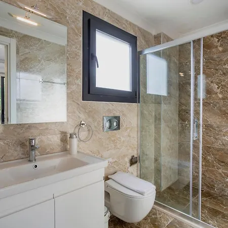 ヴィラ Hisar Celebrity D